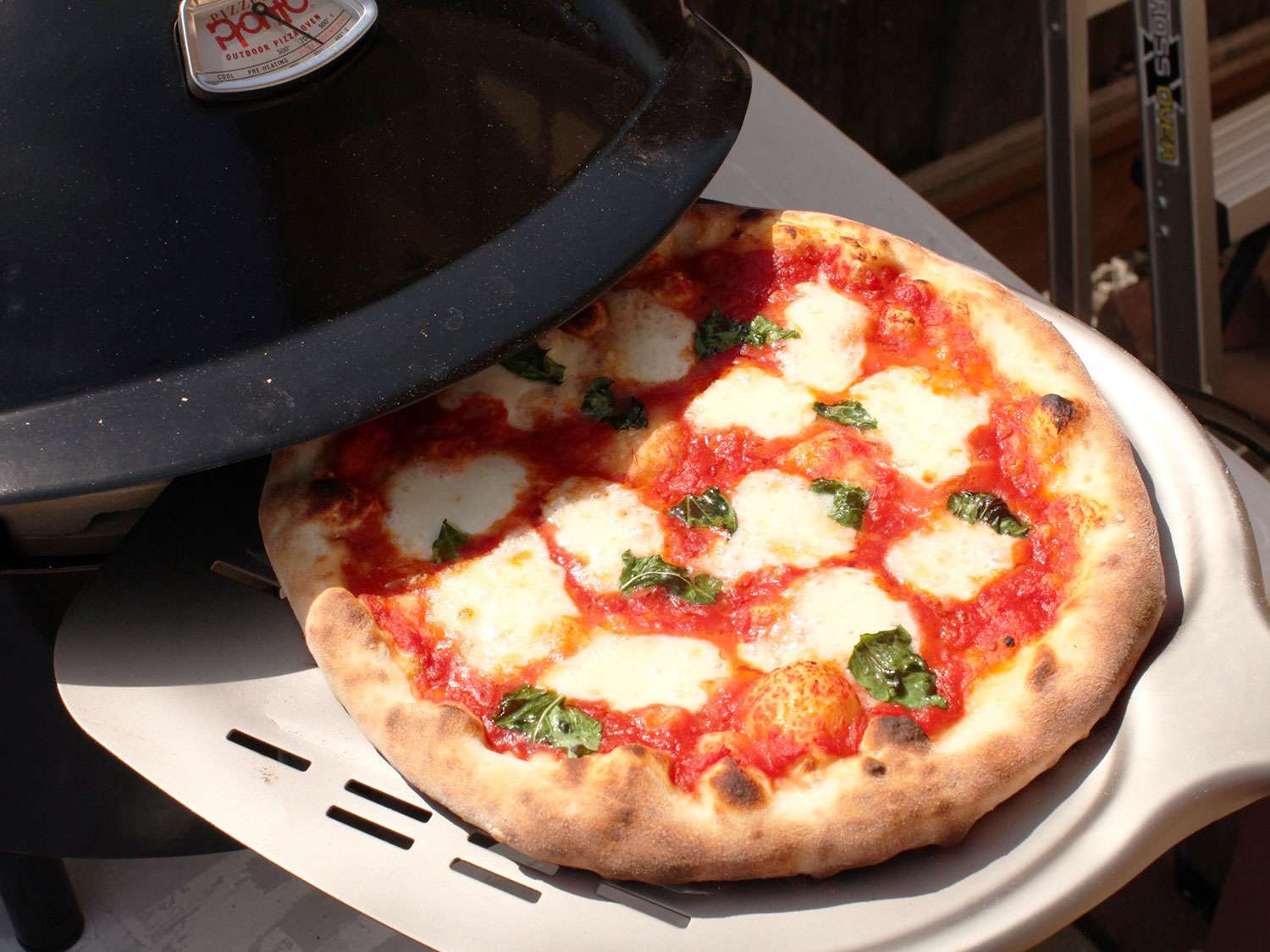 在pizza Pronto披萨烤箱中测试那不勒斯披萨
