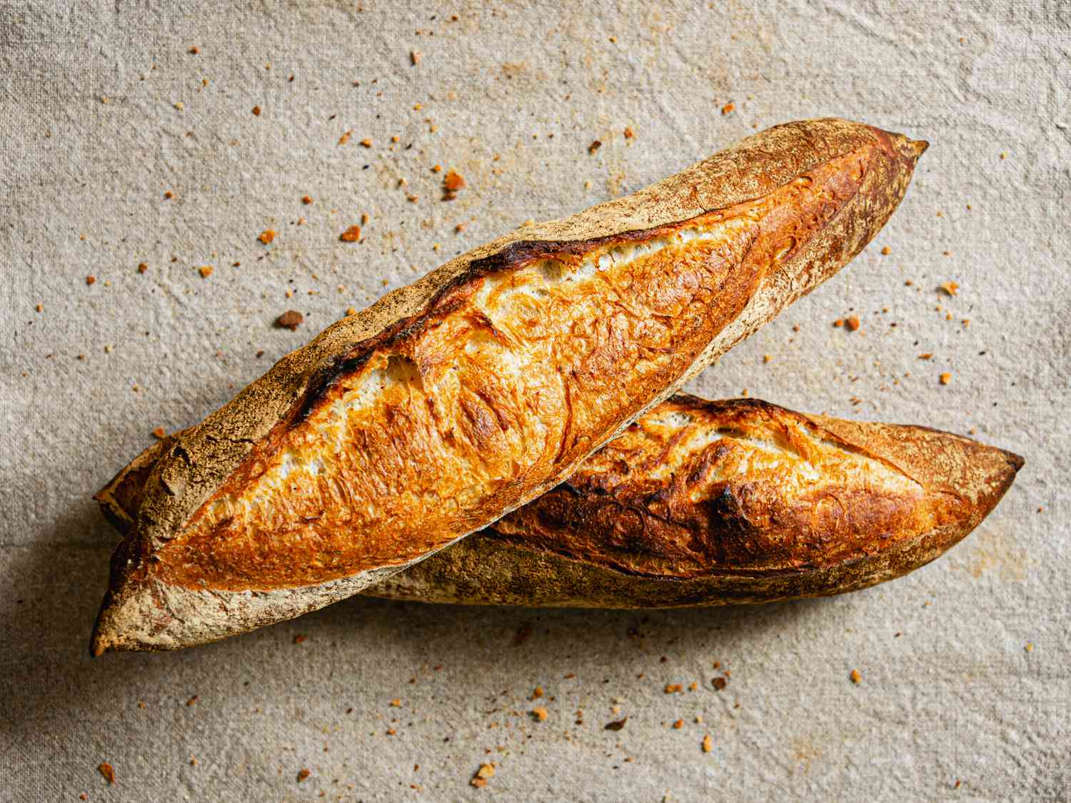 两个法国长棍面包