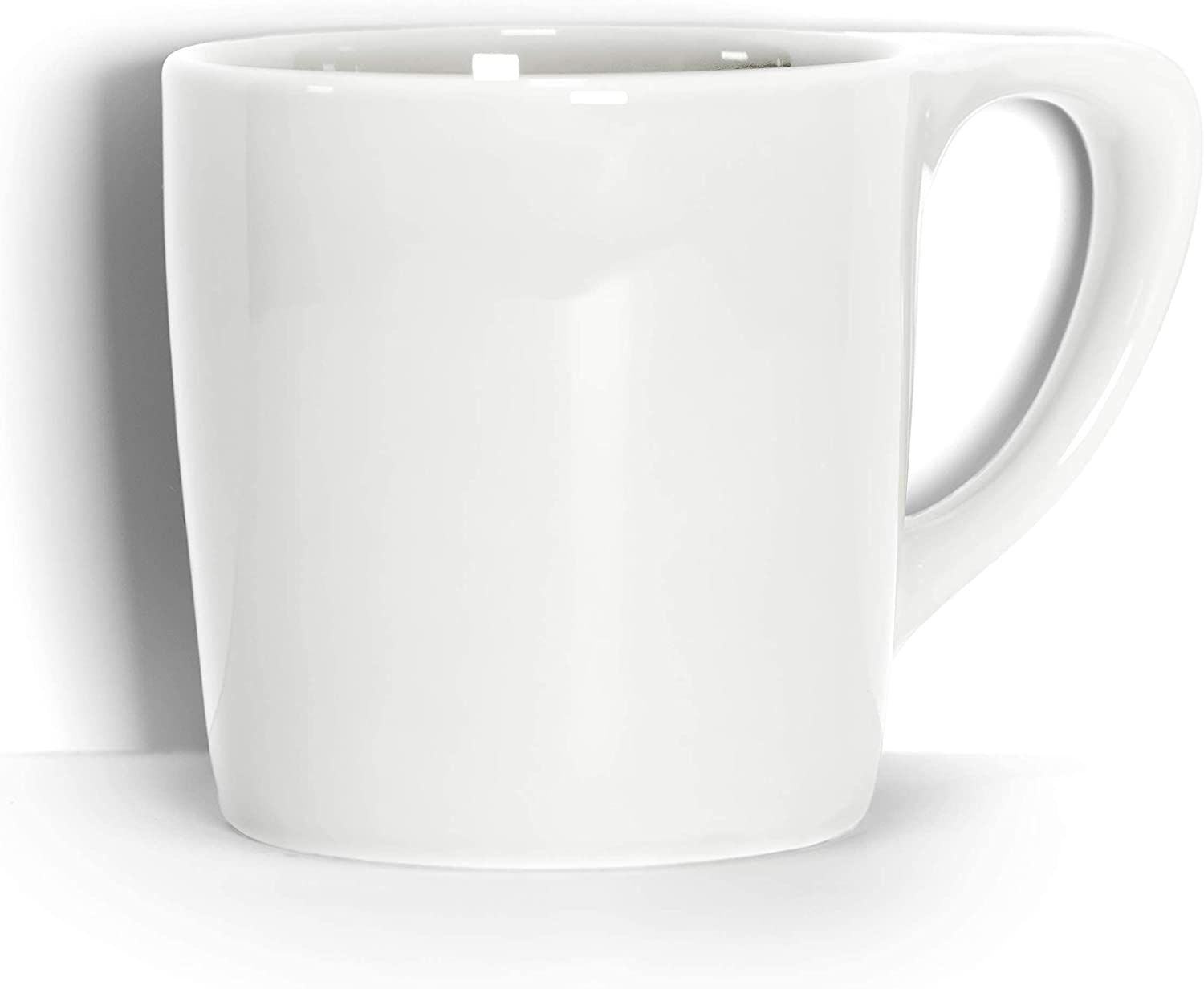 平底咖啡杯:有平底把手的白瓷咖啡杯