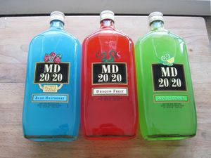 三瓶MD 20/20相邻:蓝莓,龙水果,kiwi-lemon。