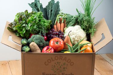 20200519 - csa -盒-农业-叉-科罗拉多-水果和蔬菜混合,盒子