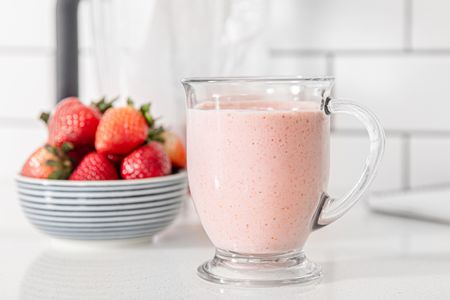 草莓奶昔的角度视图