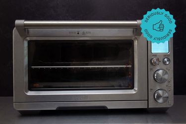 Breville oven with black background