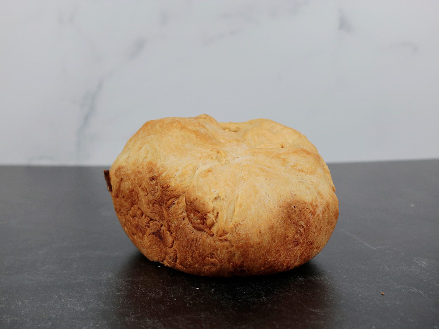 来自Zojirushi Home Bakery Mini的凹凸不平的面包