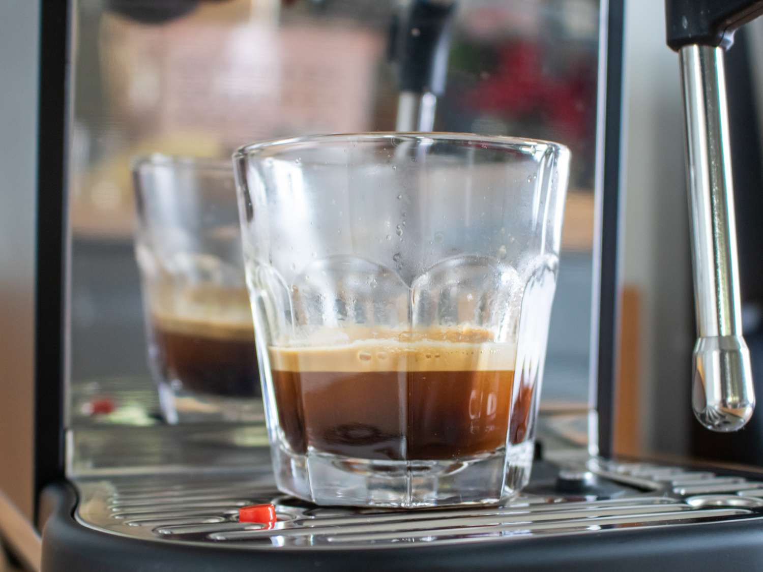 清晰的玻璃的双浓咖啡Breville婴孩+咖啡机