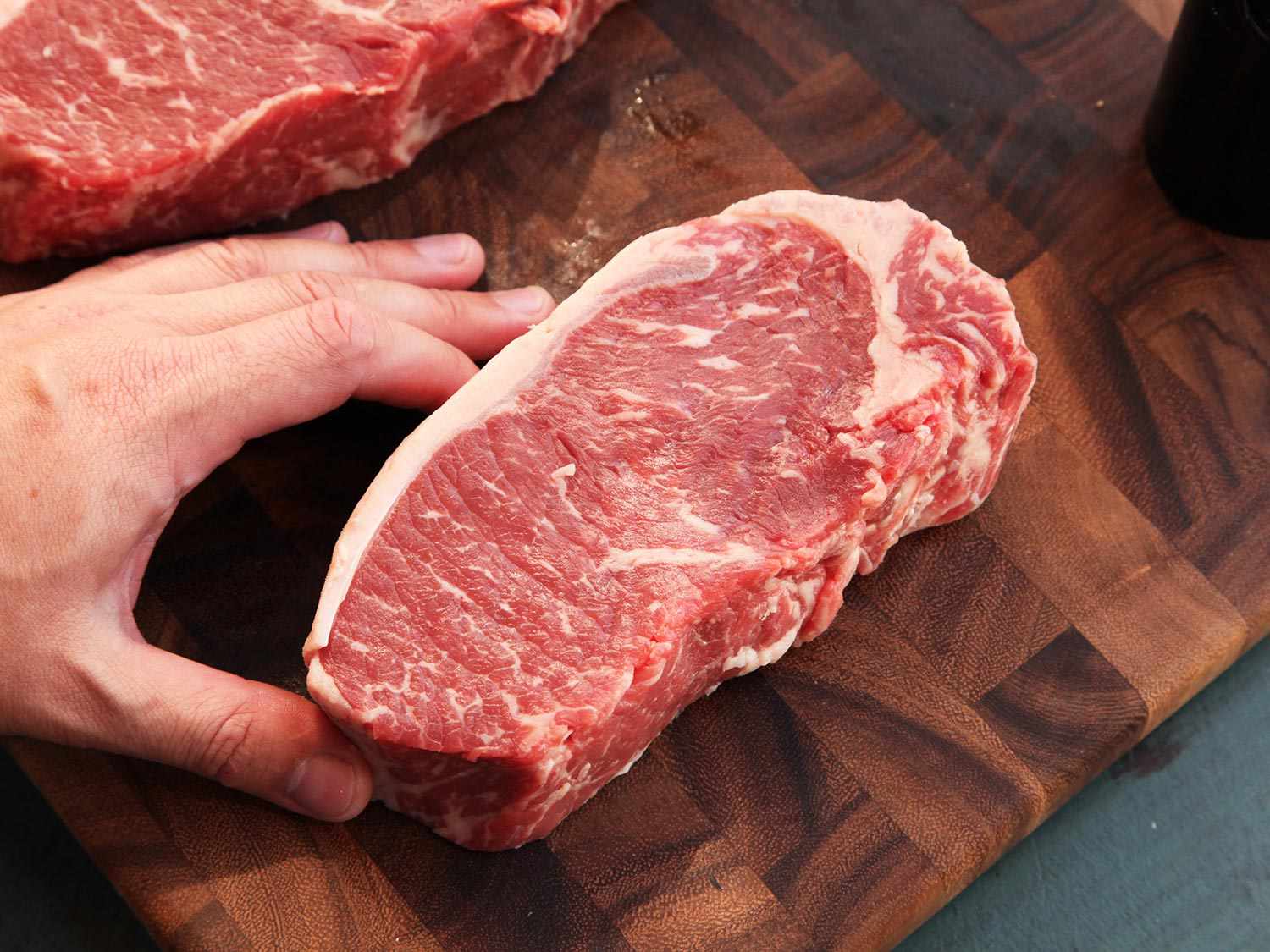 Anova-Steak-Guide-Sous-Vide-Photos03-ny-strip.jpg