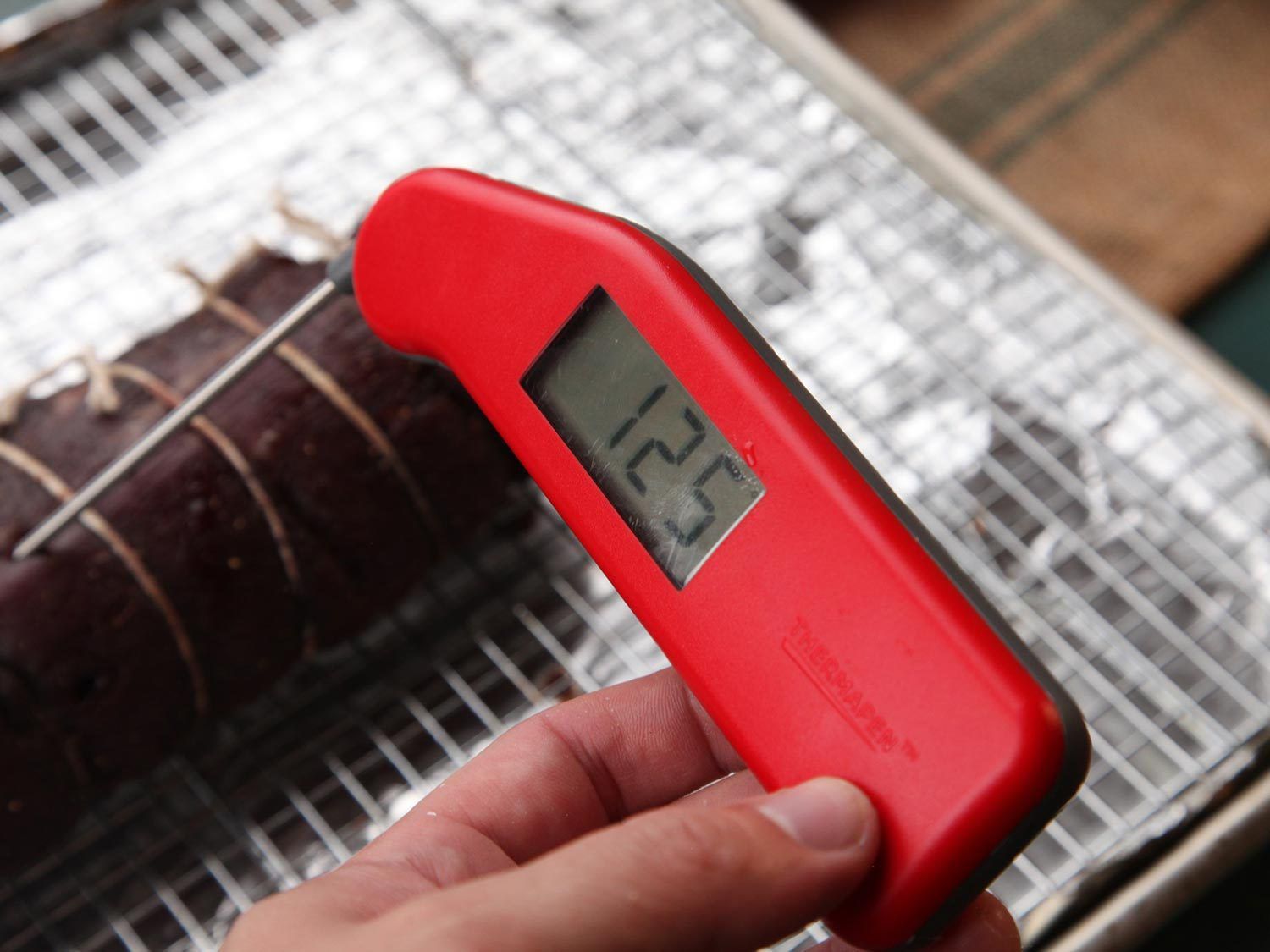 显示烘烤温度的即时读数温度计