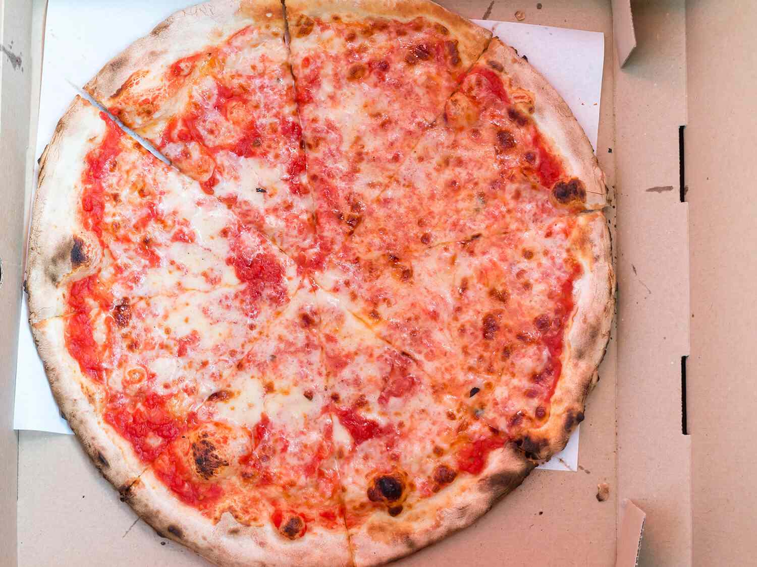 在外卖披萨饼盒子容易受骗的人在纽约