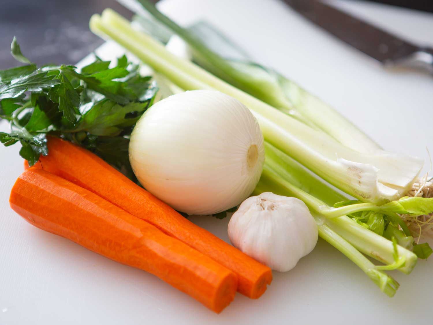 白土:胡萝卜、洋葱、芹菜、大蒜、欧芹