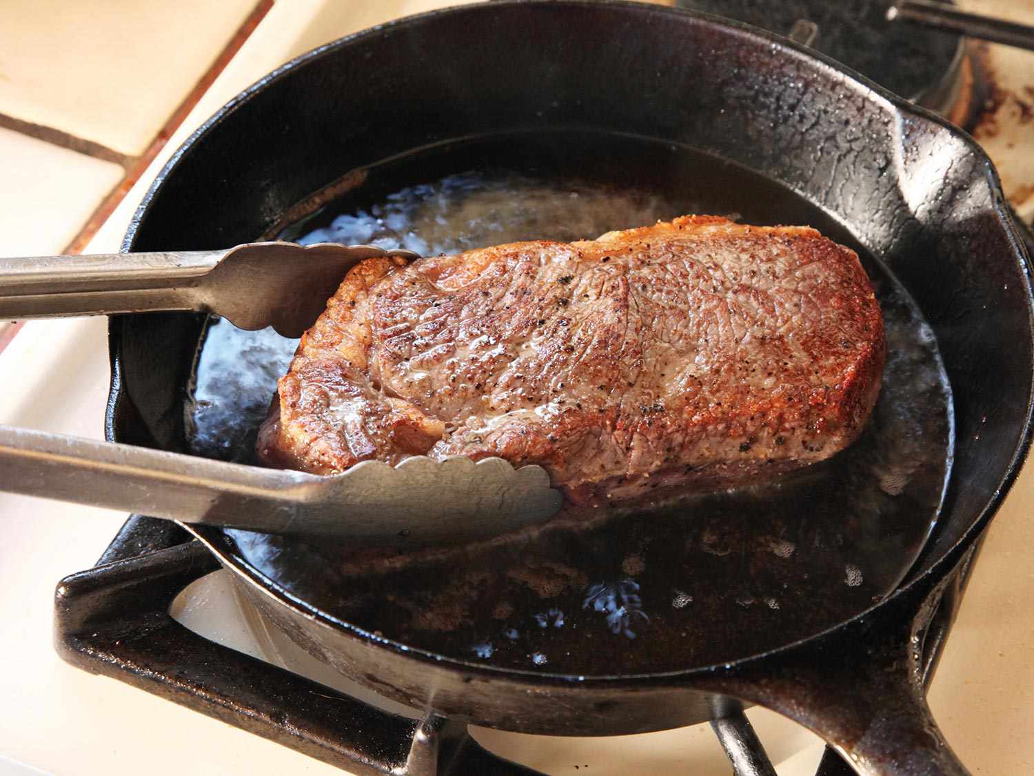 Anova-Steak-Guide-Sous-Vide-Photos10-copy-flip-sear.jpg