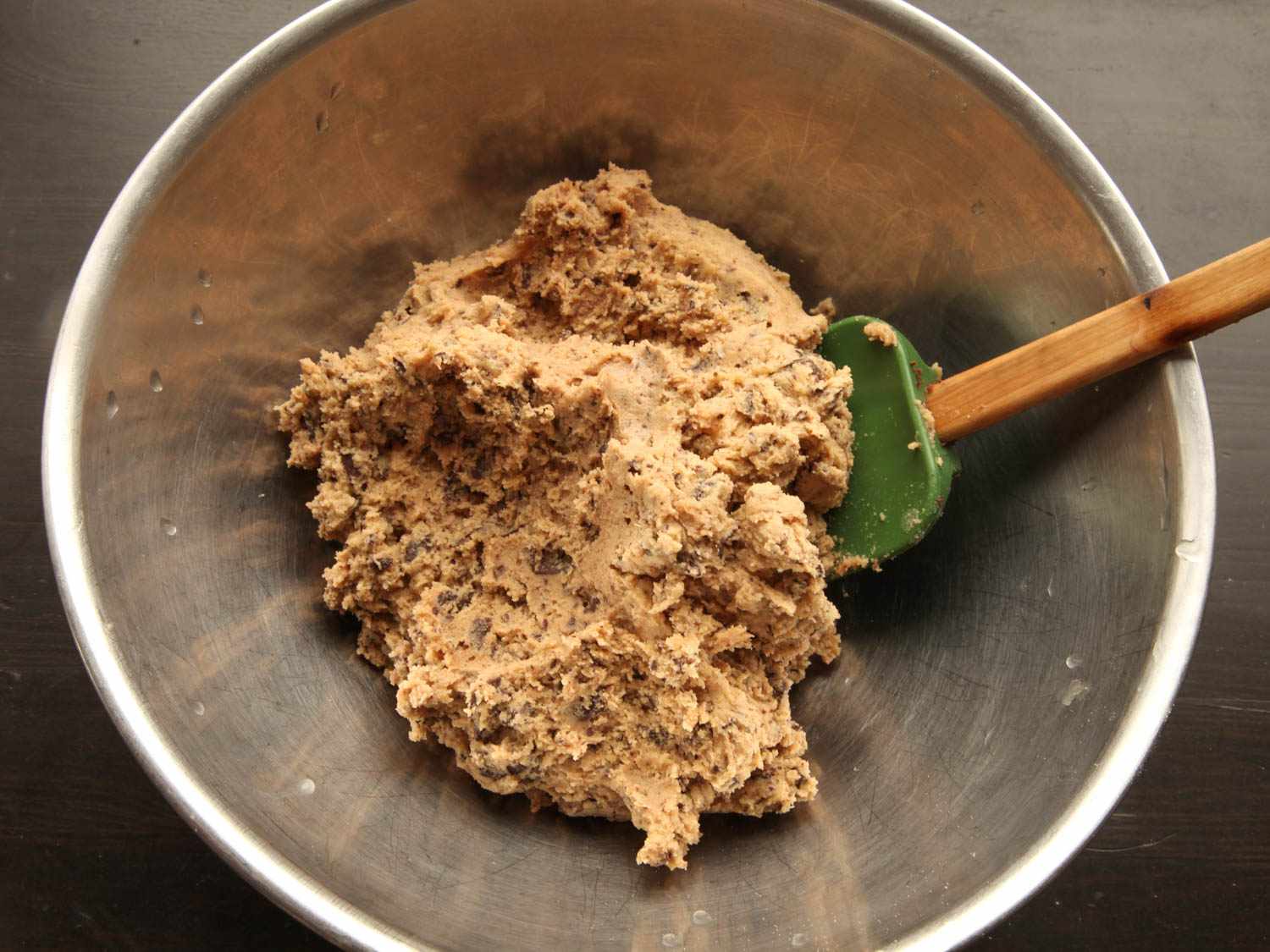 一碗饼干面团，只加入少量面粉，用来做嫩饼干。gydF4y2Ba