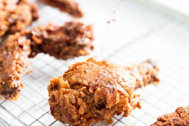 20180427-fried-chicken-honey-chili-vicky-wasik-19_preview