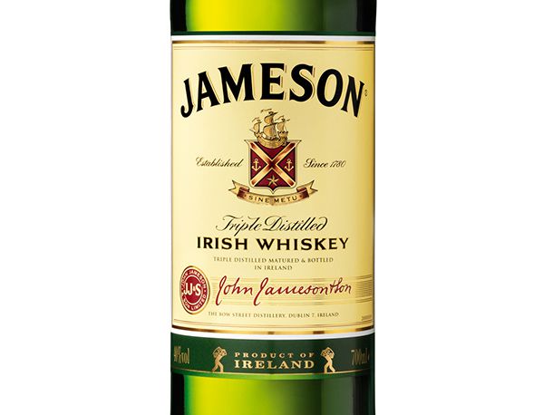 一瓶詹姆逊爱尔兰威士忌
