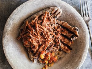 自制发酵墨西哥玉米片配红烧猪肉