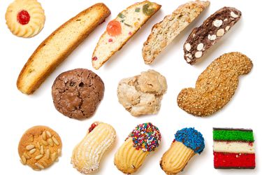 意大利面包房里常见的各式各样的饼干。