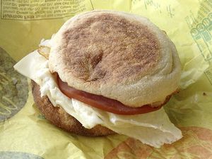 20130524 -麦当劳早餐三明治-现实-检查-蛋-白- 01. - jpg