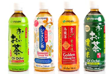 四瓶什锦日本冰茶。