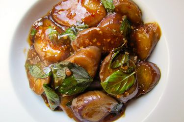 Braised Eggplant with Garlic and Basil