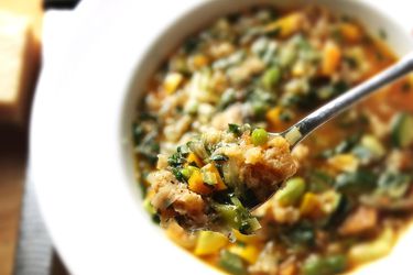 20171220-vegan-soup-recipes-roundup-03