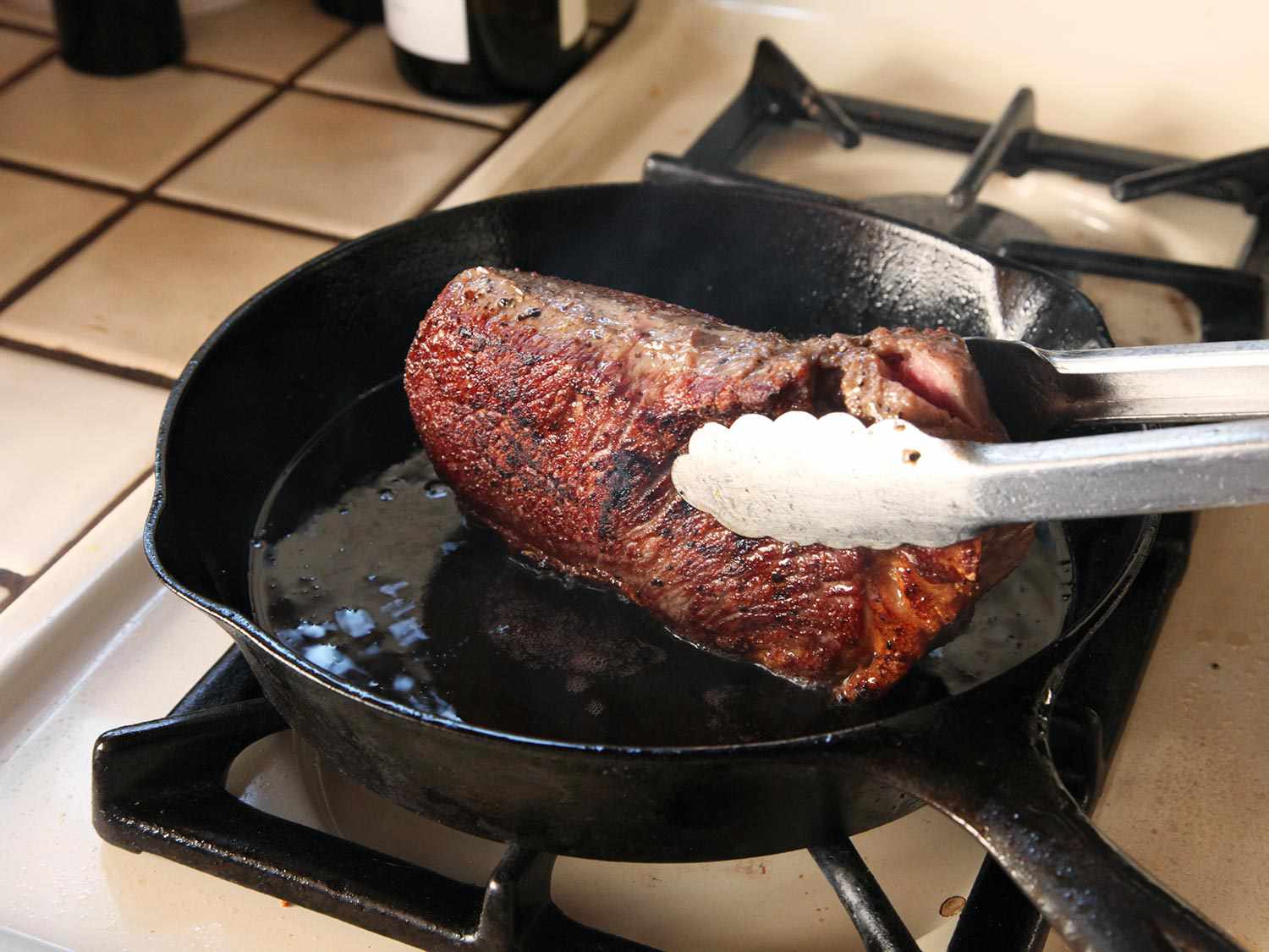 Anova-Steak-Guide-Sous-Vide-Photos12-searing-fat.jpg