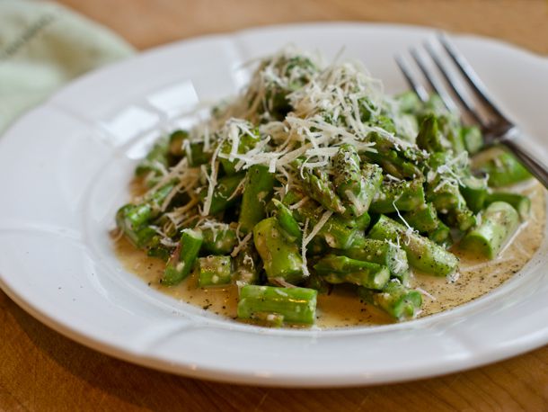 20140302 asparagus-caesar-salad.jpg＂class=