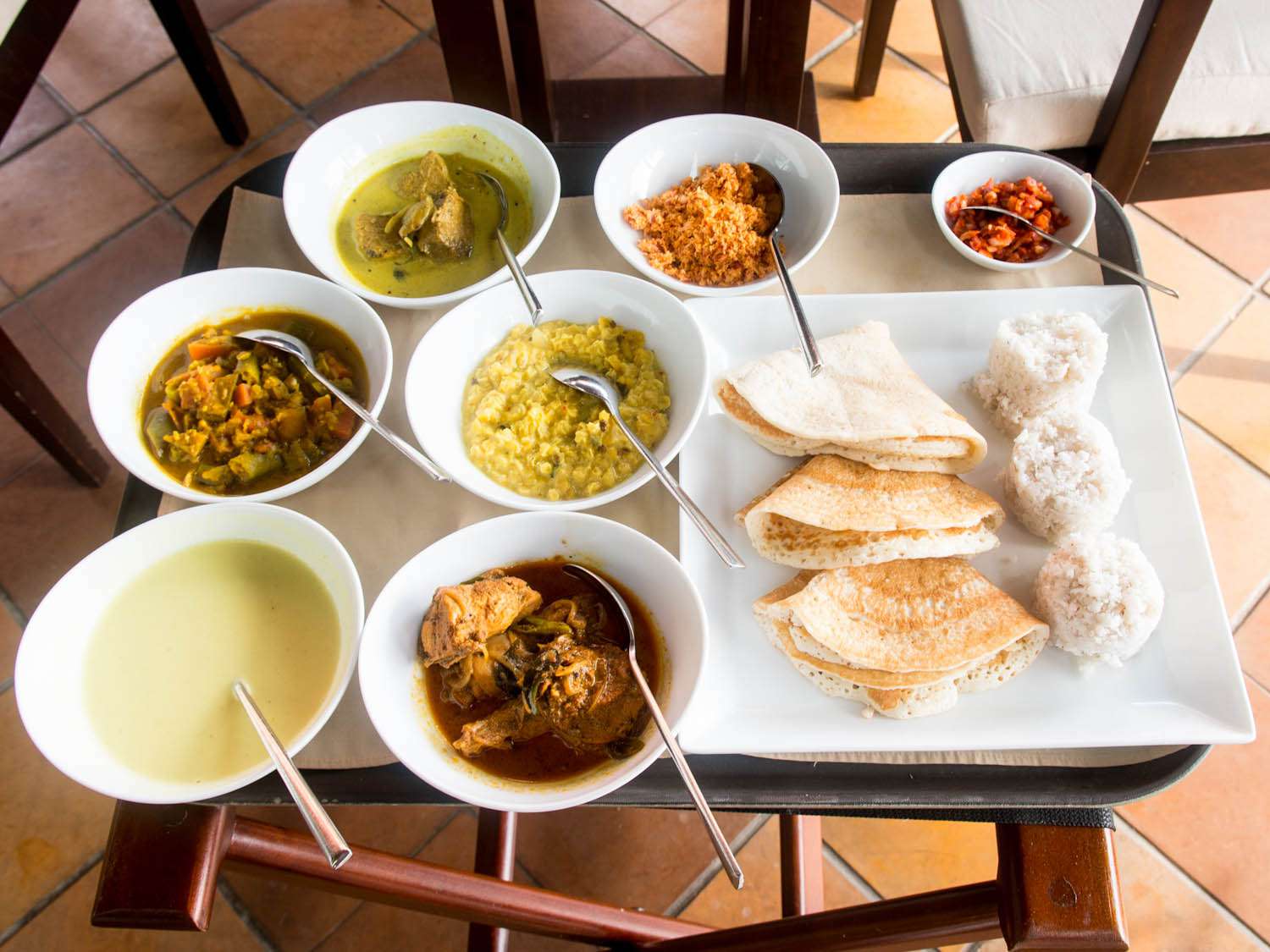 20140802——斯里兰卡,斯里兰卡-食品-咖喱早餐- - - pitthu dosai tomky.jpg——拿俄米