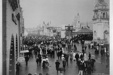 20151028-1904-worlds-fair-crowd.jpg