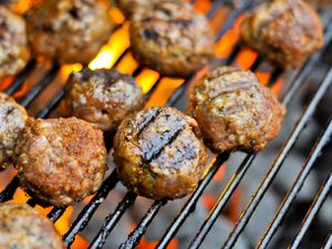 20120123-189526-barbecue-meatballs.jpg