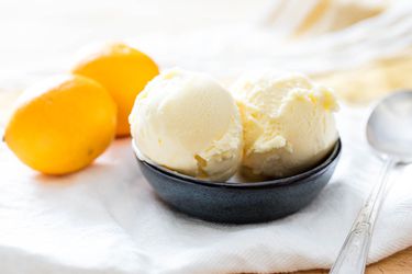 20180129-meyer-lemon-ice-cream-vicky-wasik-14